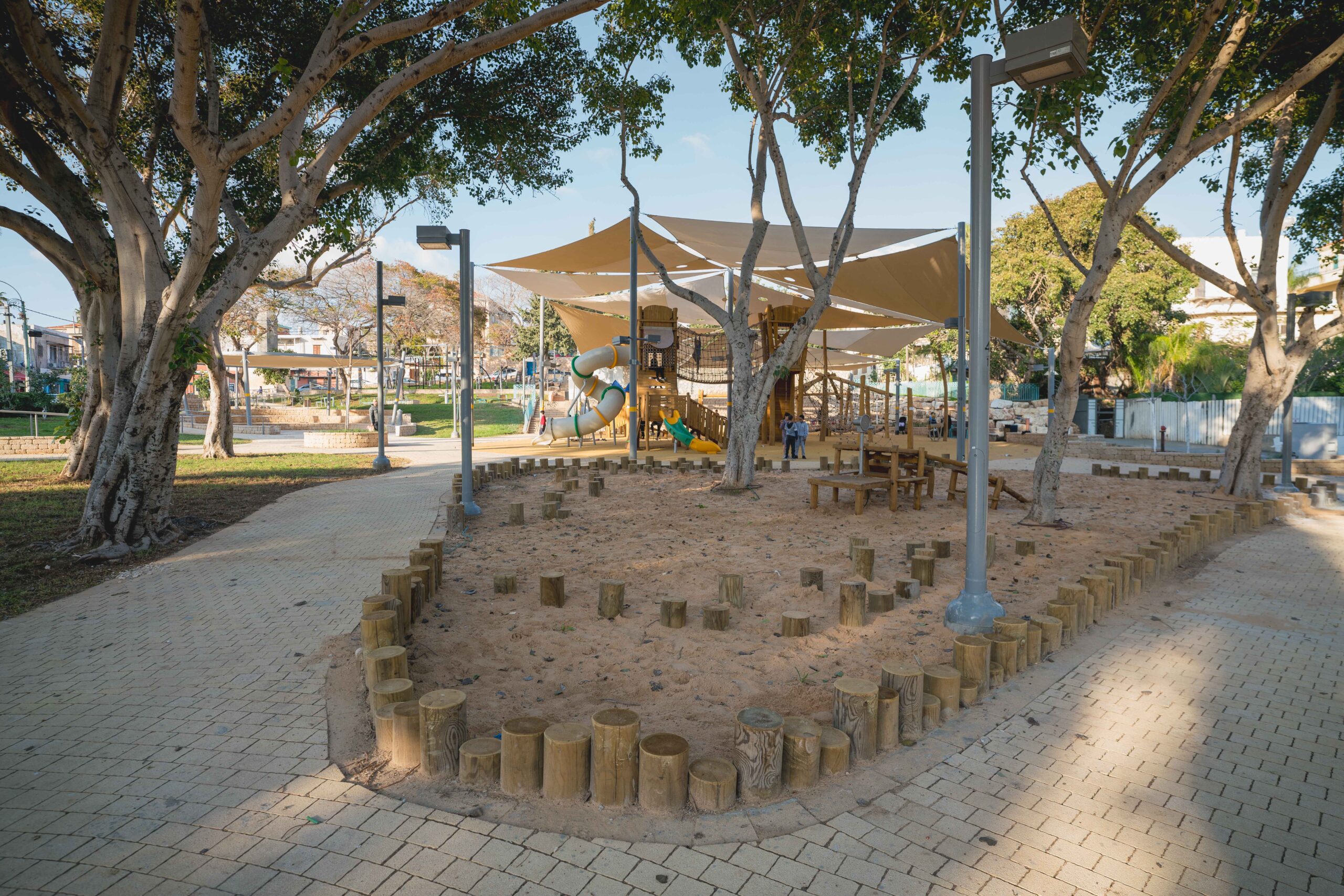 Hashnayim Garden, post-renovation (photo by Ilan Safira)