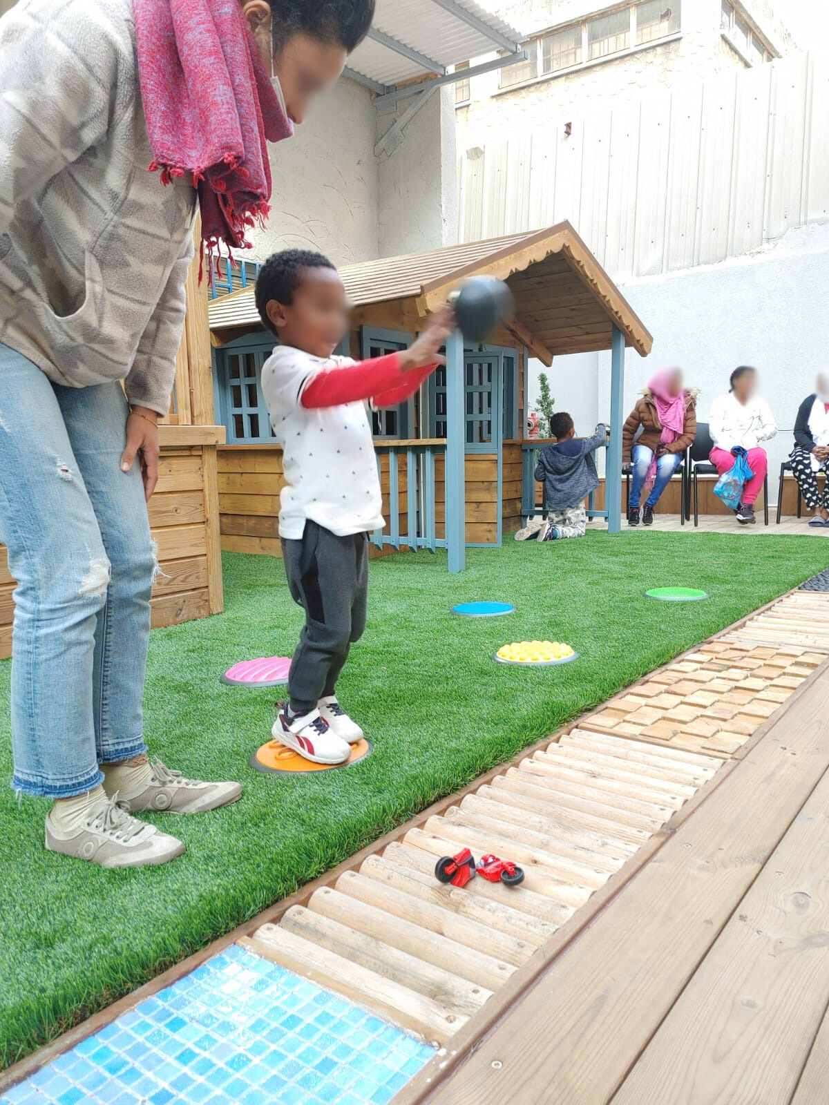 b050f468-7e78-42e5-b58f-5a3a953cfb6b (1)